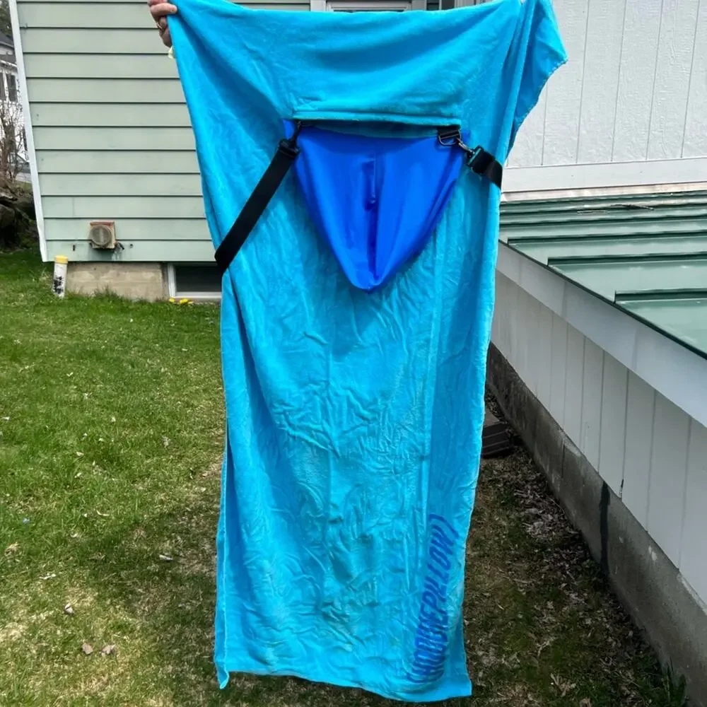 Hoodiepillow 5 in 1 Blue Beach Towel built in hood pockets convertible into bag
